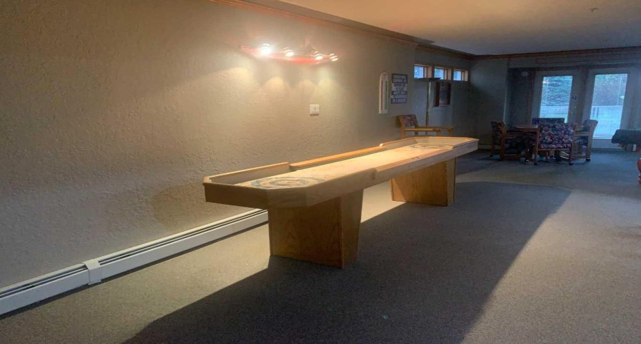 Shuffle board