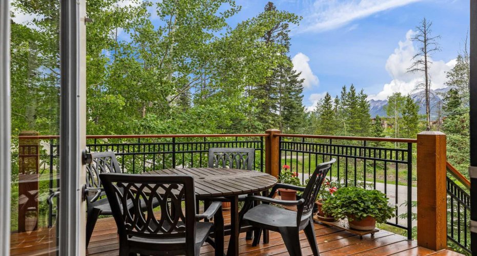 101 Armstrong Place, Canmore, Alberta T1W 3M2, 3 Bedrooms Bedrooms, ,4 BathroomsBathrooms,Residential,For Sale,Armstrong,A2325008