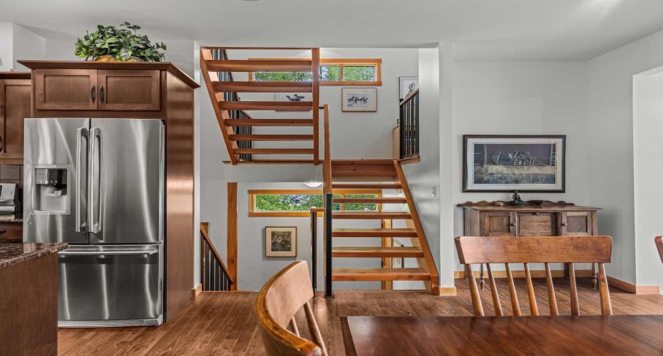 101 Armstrong Place, Canmore, Alberta T1W 3M2, 3 Bedrooms Bedrooms, ,4 BathroomsBathrooms,Residential,For Sale,Armstrong,A2325008