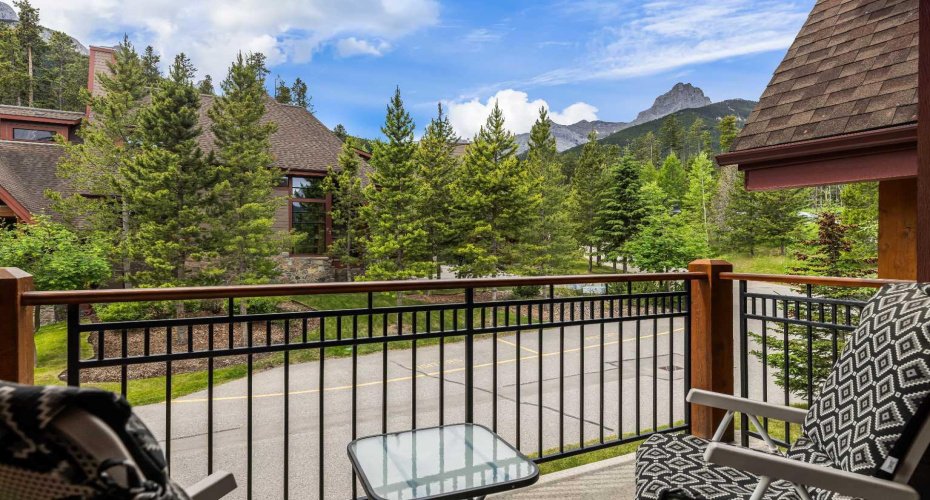 101 Armstrong Place, Canmore, Alberta T1W 3M2, 3 Bedrooms Bedrooms, ,4 BathroomsBathrooms,Residential,For Sale,Armstrong,A2325008