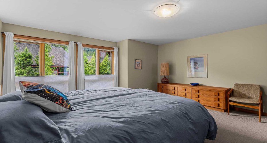 101 Armstrong Place, Canmore, Alberta T1W 3M2, 3 Bedrooms Bedrooms, ,4 BathroomsBathrooms,Residential,For Sale,Armstrong,A2325008