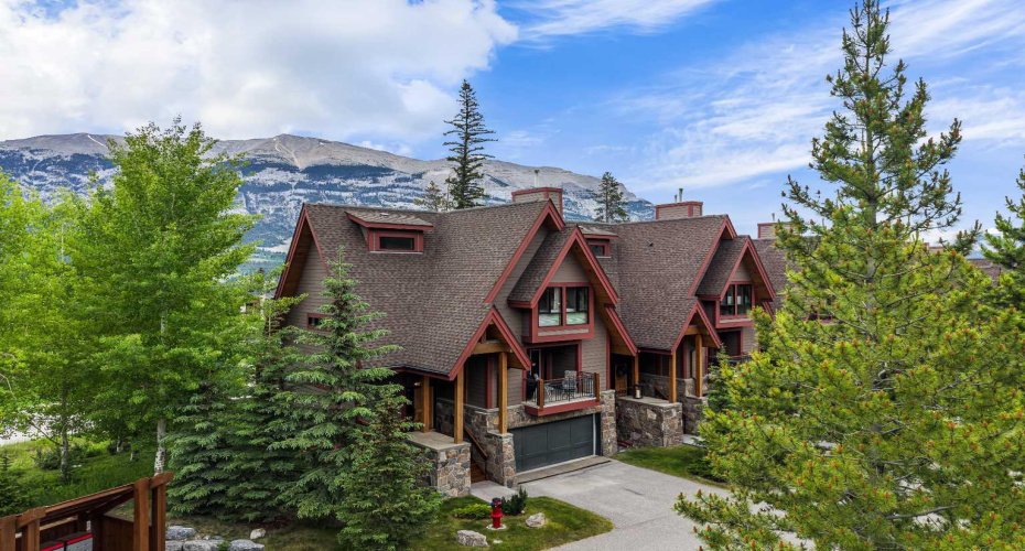 101 Armstrong Place, Canmore, Alberta T1W 3M2, 3 Bedrooms Bedrooms, ,4 BathroomsBathrooms,Residential,For Sale,Armstrong,A2325008
