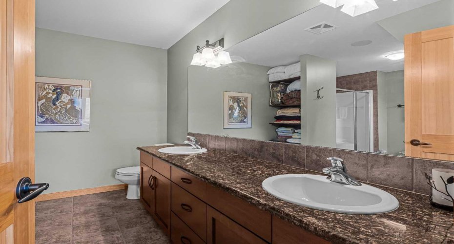 101 Armstrong Place, Canmore, Alberta T1W 3M2, 3 Bedrooms Bedrooms, ,4 BathroomsBathrooms,Residential,For Sale,Armstrong,A2325008