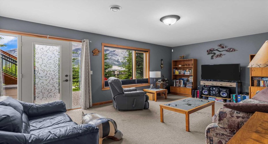 101 Armstrong Place, Canmore, Alberta T1W 3M2, 3 Bedrooms Bedrooms, ,4 BathroomsBathrooms,Residential,For Sale,Armstrong,A2325008