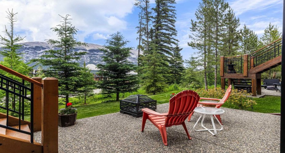 101 Armstrong Place, Canmore, Alberta T1W 3M2, 3 Bedrooms Bedrooms, ,4 BathroomsBathrooms,Residential,For Sale,Armstrong,A2325008