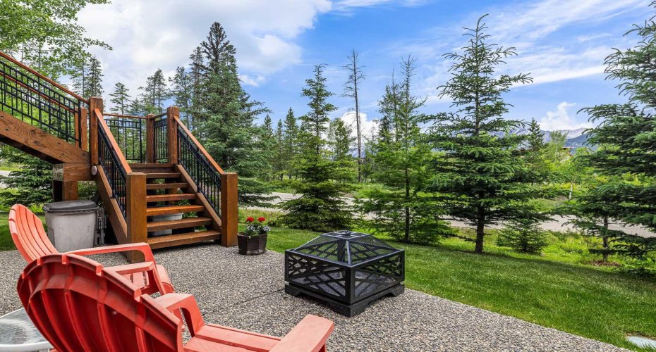 101 Armstrong Place, Canmore, Alberta T1W 3M2, 3 Bedrooms Bedrooms, ,4 BathroomsBathrooms,Residential,For Sale,Armstrong,A2325008