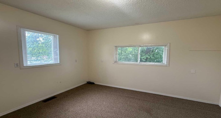 4911 53 Avenue, Grimshaw, Alberta T0H 1M0, 2 Bedrooms Bedrooms, ,1 BathroomBathrooms,Residential,For Sale,53,A2325010