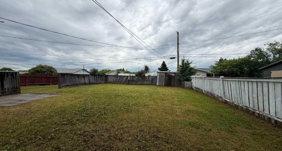 4911 53 Avenue, Grimshaw, Alberta T0H 1M0, 2 Bedrooms Bedrooms, ,1 BathroomBathrooms,Residential,For Sale,53,A2325010
