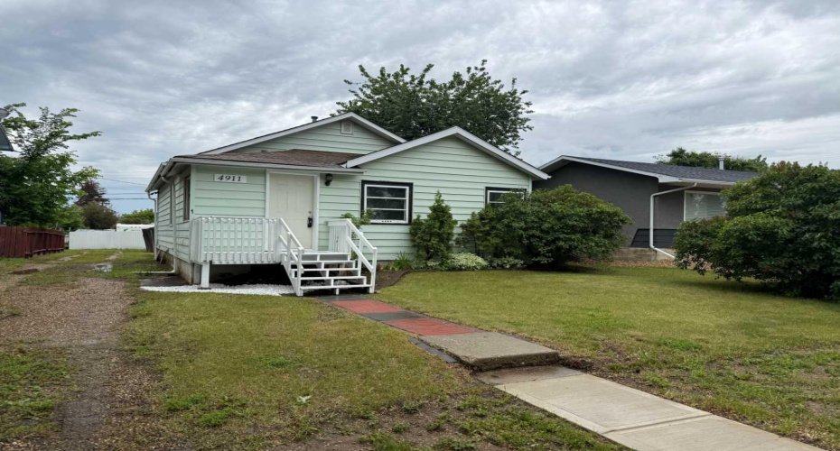 4911 53 Avenue, Grimshaw, Alberta T0H 1M0, 2 Bedrooms Bedrooms, ,1 BathroomBathrooms,Residential,For Sale,53,A2325010