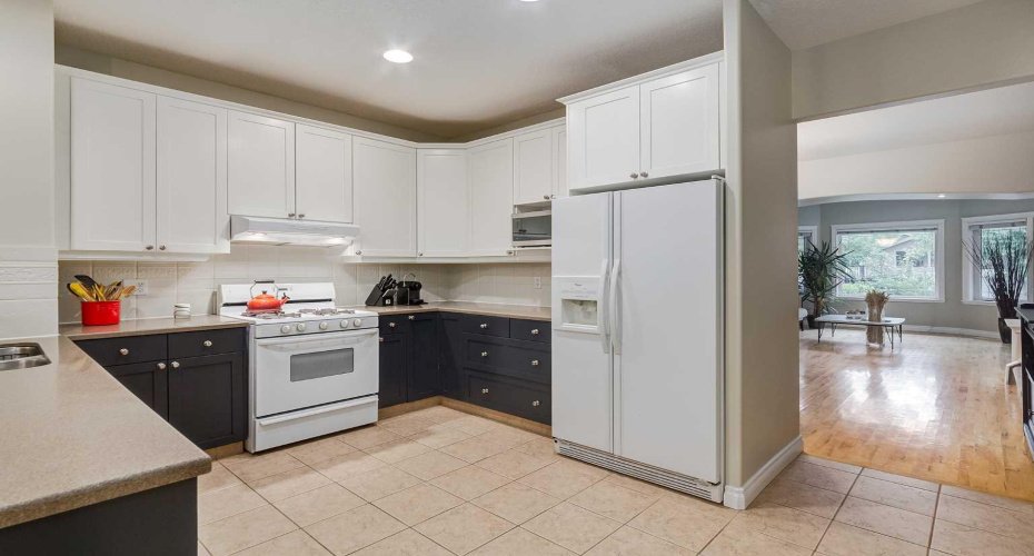 310 8 Avenue, Calgary, Alberta T2E 0P9, 4 Bedrooms Bedrooms, ,4 BathroomsBathrooms,Residential,For Sale,8,A2325011