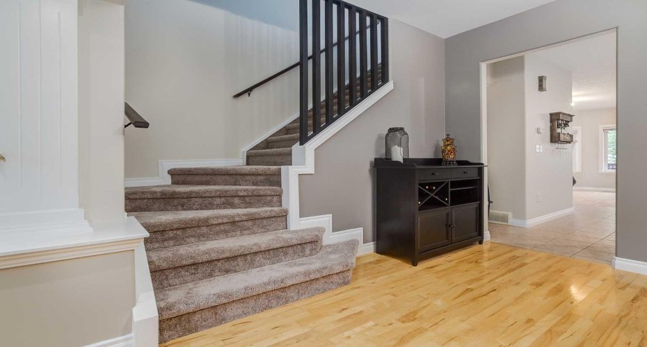310 8 Avenue, Calgary, Alberta T2E 0P9, 4 Bedrooms Bedrooms, ,4 BathroomsBathrooms,Residential,For Sale,8,A2325011