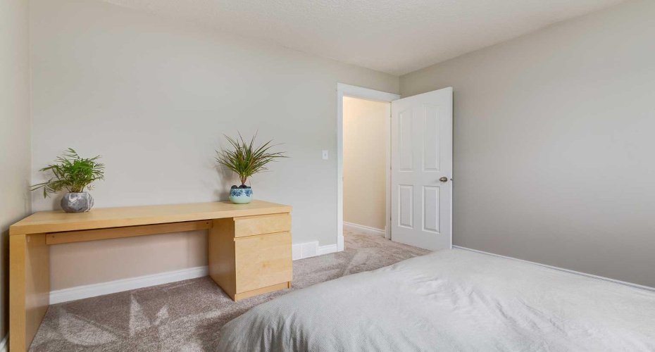 310 8 Avenue, Calgary, Alberta T2E 0P9, 4 Bedrooms Bedrooms, ,4 BathroomsBathrooms,Residential,For Sale,8,A2325011