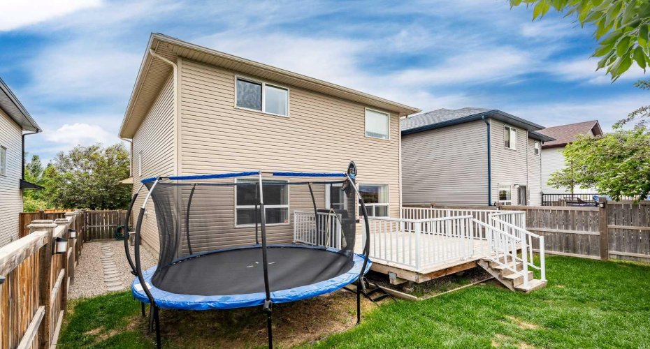 107 Everwoods Park, Calgary, Alberta T2Y 0G3, 3 Bedrooms Bedrooms, ,3 BathroomsBathrooms,Residential,For Sale,Everwoods,A2325012