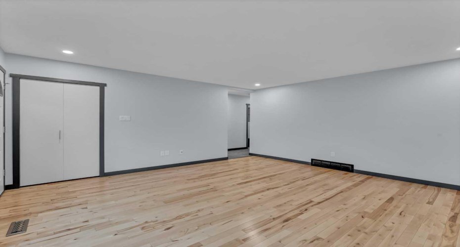 189 2 Street, Medicine Hat, Alberta T1A5K8, 3 Bedrooms Bedrooms, ,2 BathroomsBathrooms,Residential,For Sale,2,A2325050