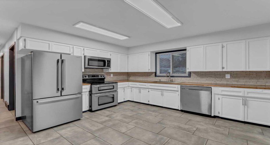 189 2 Street, Medicine Hat, Alberta T1A5K8, 3 Bedrooms Bedrooms, ,2 BathroomsBathrooms,Residential,For Sale,2,A2325050