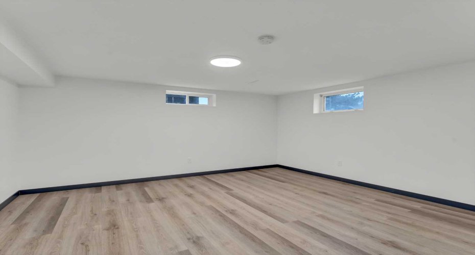 189 2 Street, Medicine Hat, Alberta T1A5K8, 3 Bedrooms Bedrooms, ,2 BathroomsBathrooms,Residential,For Sale,2,A2325050