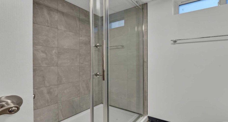 189 2 Street, Medicine Hat, Alberta T1A5K8, 3 Bedrooms Bedrooms, ,2 BathroomsBathrooms,Residential,For Sale,2,A2325050