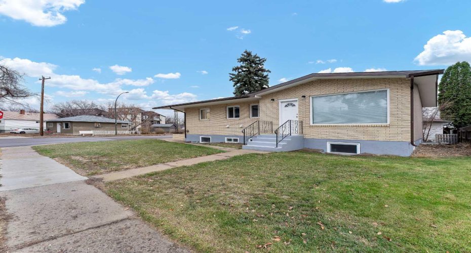 189 2 Street, Medicine Hat, Alberta T1A5K8, 3 Bedrooms Bedrooms, ,2 BathroomsBathrooms,Residential,For Sale,2,A2325050