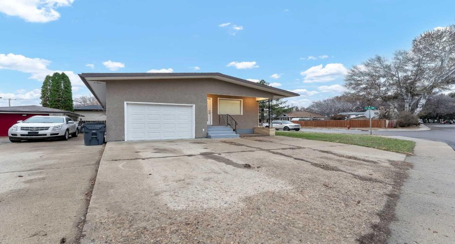 189 2 Street, Medicine Hat, Alberta T1A5K8, 3 Bedrooms Bedrooms, ,2 BathroomsBathrooms,Residential,For Sale,2,A2325050