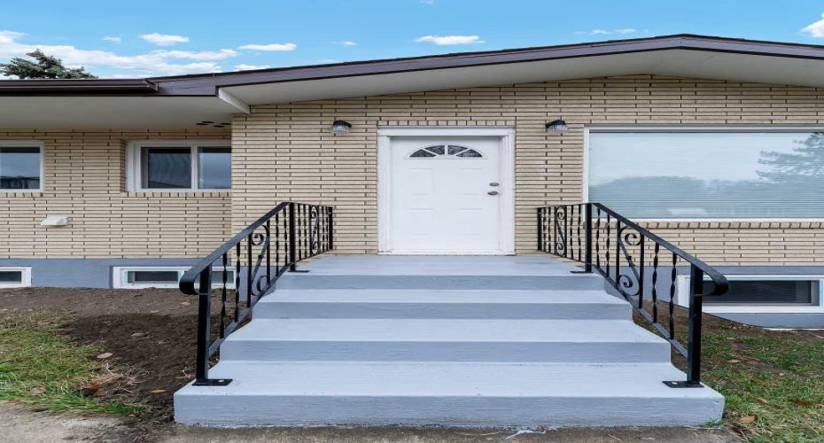 189 2 Street, Medicine Hat, Alberta T1A5K8, 3 Bedrooms Bedrooms, ,2 BathroomsBathrooms,Residential,For Sale,2,A2325050