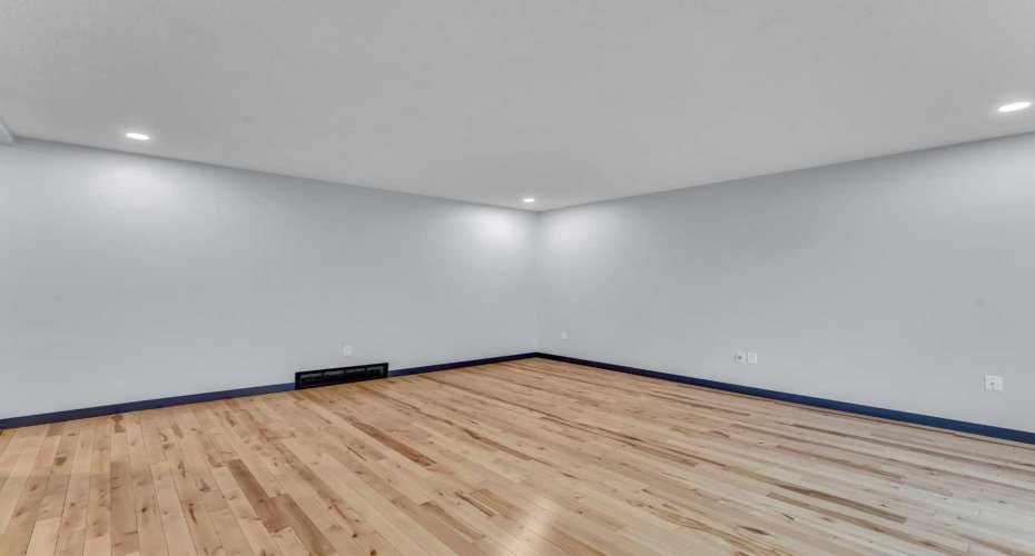 189 2 Street, Medicine Hat, Alberta T1A5K8, 3 Bedrooms Bedrooms, ,2 BathroomsBathrooms,Residential,For Sale,2,A2325050