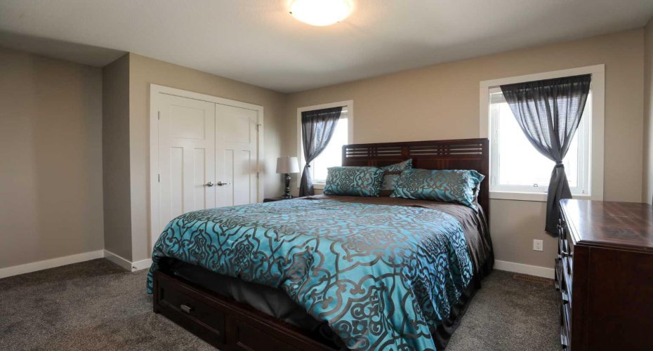 408 11B Street, Nobleford, Alberta T0L1S0, 5 Bedrooms Bedrooms, ,4 BathroomsBathrooms,Residential,For Sale,11B,A2325053