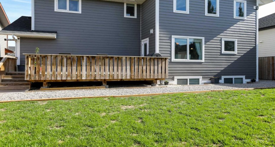 408 11B Street, Nobleford, Alberta T0L1S0, 5 Bedrooms Bedrooms, ,4 BathroomsBathrooms,Residential,For Sale,11B,A2325053