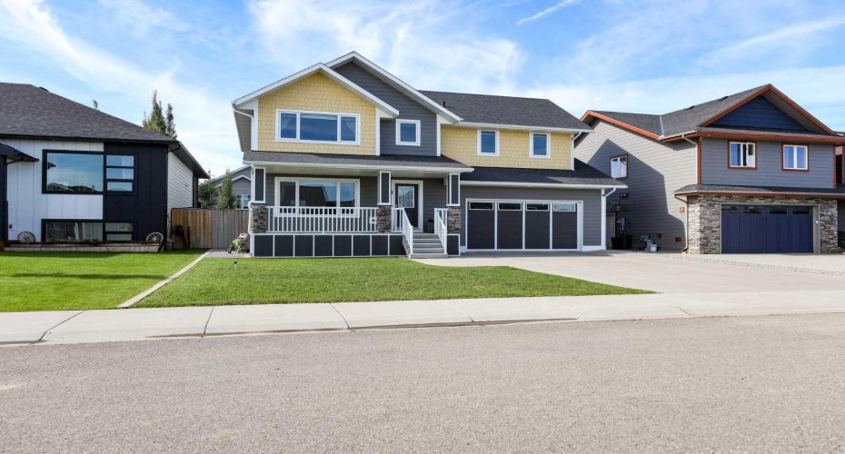 408 11B Street, Nobleford, Alberta T0L1S0, 5 Bedrooms Bedrooms, ,4 BathroomsBathrooms,Residential,For Sale,11B,A2325053