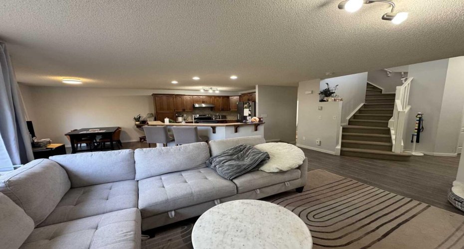 234 Royal Birch Bay, Calgary, Alberta T3G5X6, ,Rental,Royal Birch,A2325055