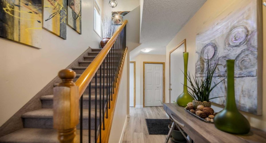 4 Millview Green, Calgary, Alberta T2Y 3W1, 3 Bedrooms Bedrooms, ,2 BathroomsBathrooms,Residential,For Sale,Millview,A2325057