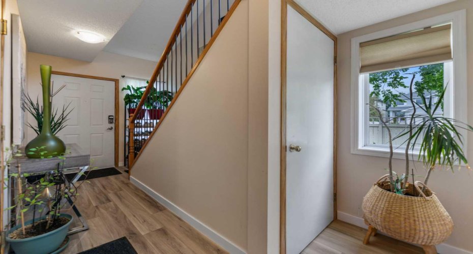 4 Millview Green, Calgary, Alberta T2Y 3W1, 3 Bedrooms Bedrooms, ,2 BathroomsBathrooms,Residential,For Sale,Millview,A2325057