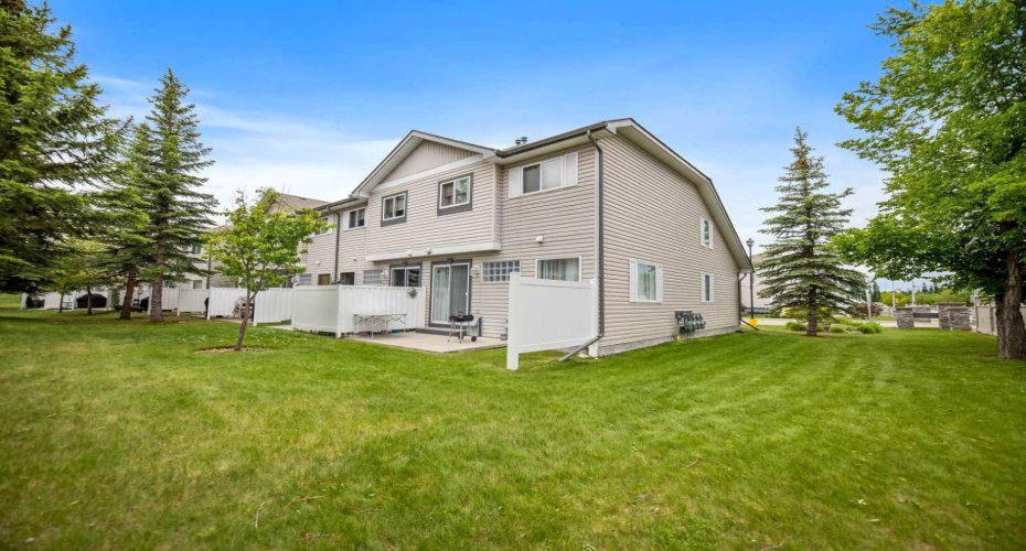 4 Millview Green, Calgary, Alberta T2Y 3W1, 3 Bedrooms Bedrooms, ,2 BathroomsBathrooms,Residential,For Sale,Millview,A2325057