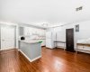Kitchenette: 8'3