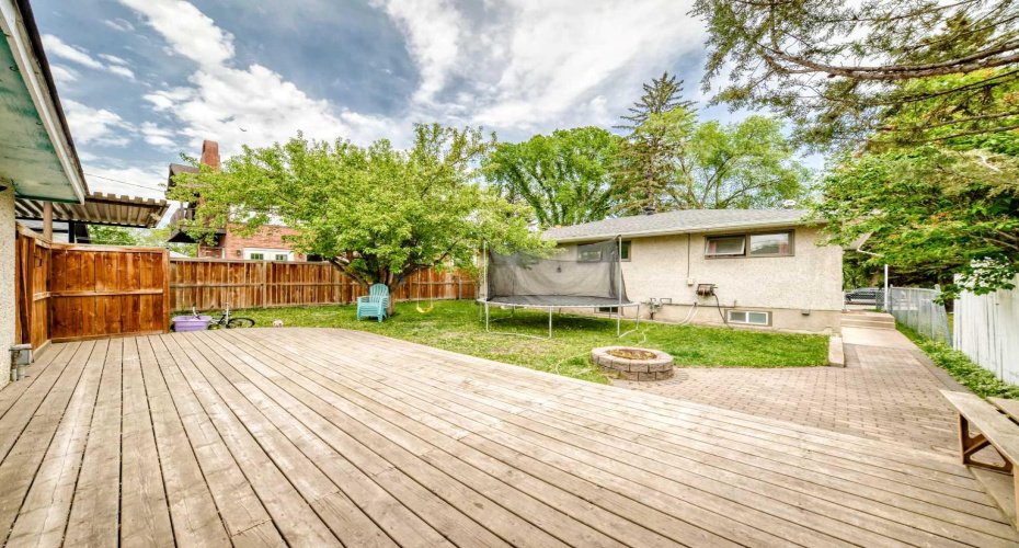 6441 18A Street, Calgary, Alberta T2C 0N4, 4 Bedrooms Bedrooms, ,2 BathroomsBathrooms,Residential,For Sale,18A,A2316019