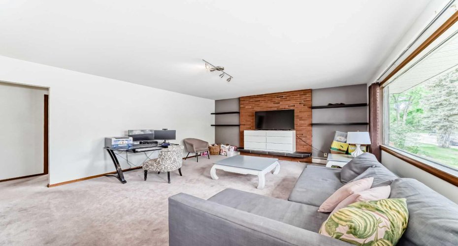 LivingRoom 17'2
