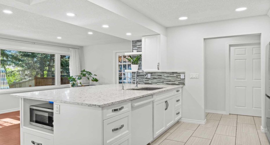 151 Ranchview Place, Calgary, Alberta T3G 1H7, 3 Bedrooms Bedrooms, ,3 BathroomsBathrooms,Residential,For Sale,Ranchview,A2323408