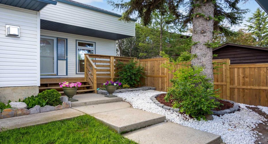 151 Ranchview Place, Calgary, Alberta T3G 1H7, 3 Bedrooms Bedrooms, ,3 BathroomsBathrooms,Residential,For Sale,Ranchview,A2323408
