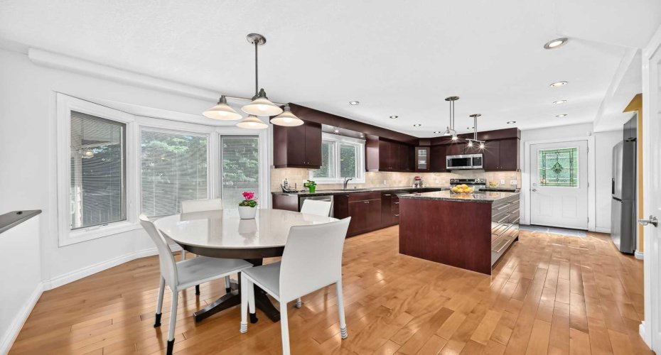 316 Parkland Way, Calgary, Alberta T2J4L2, 5 Bedrooms Bedrooms, ,4 BathroomsBathrooms,Residential,For Sale,Parkland,A2323622