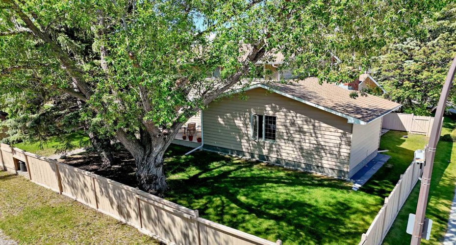 316 Parkland Way, Calgary, Alberta T2J4L2, 5 Bedrooms Bedrooms, ,4 BathroomsBathrooms,Residential,For Sale,Parkland,A2323622