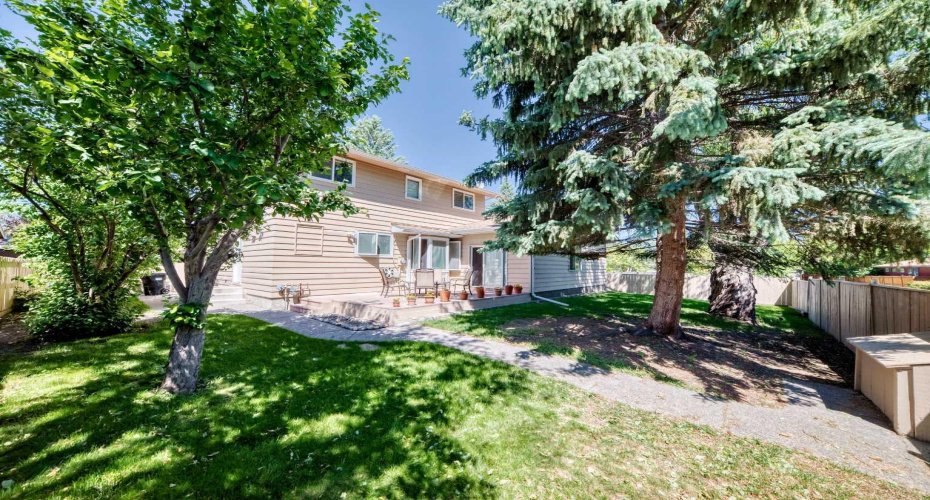 316 Parkland Way, Calgary, Alberta T2J4L2, 5 Bedrooms Bedrooms, ,4 BathroomsBathrooms,Residential,For Sale,Parkland,A2323622
