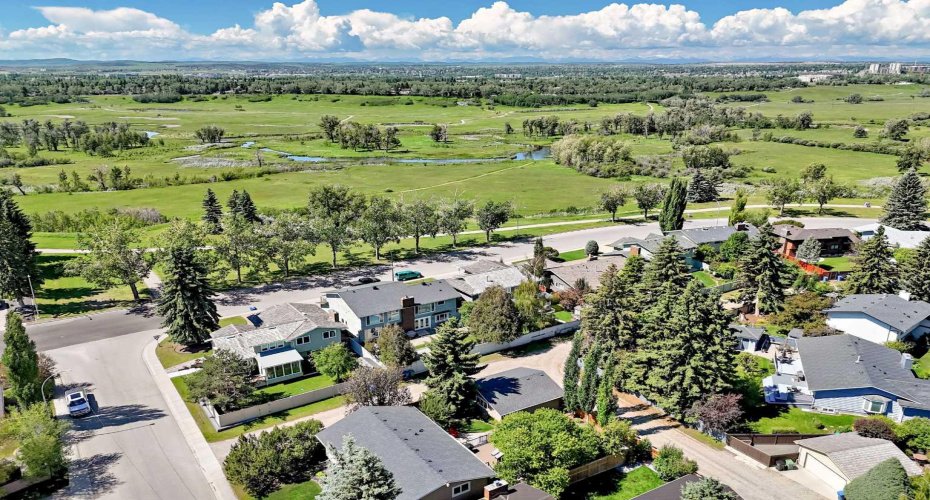 316 Parkland Way, Calgary, Alberta T2J4L2, 5 Bedrooms Bedrooms, ,4 BathroomsBathrooms,Residential,For Sale,Parkland,A2323622