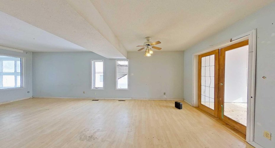 1019 12 Street, Slave Lake, Alberta T0G 2A3, 3 Bedrooms Bedrooms, ,3 BathroomsBathrooms,Residential,For Sale,12,A2324901