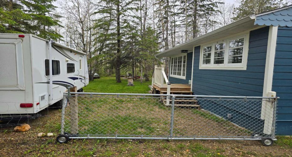 28126 Township Road 411, Rural Lacombe County, Alberta T4L 2N3, 2 Bedrooms Bedrooms, ,1 BathroomBathrooms,Residential,For Sale,Township Road 411,A2324910