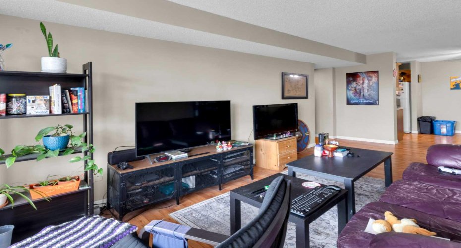 9800 Horton Road, Calgary, Alberta T2V5B5, 2 Bedrooms Bedrooms, ,1 BathroomBathrooms,Residential,For Sale,Horton,A2289066