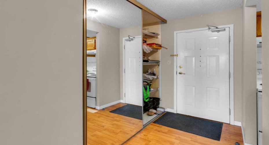 9800 Horton Road, Calgary, Alberta T2V5B5, 2 Bedrooms Bedrooms, ,1 BathroomBathrooms,Residential,For Sale,Horton,A2289066