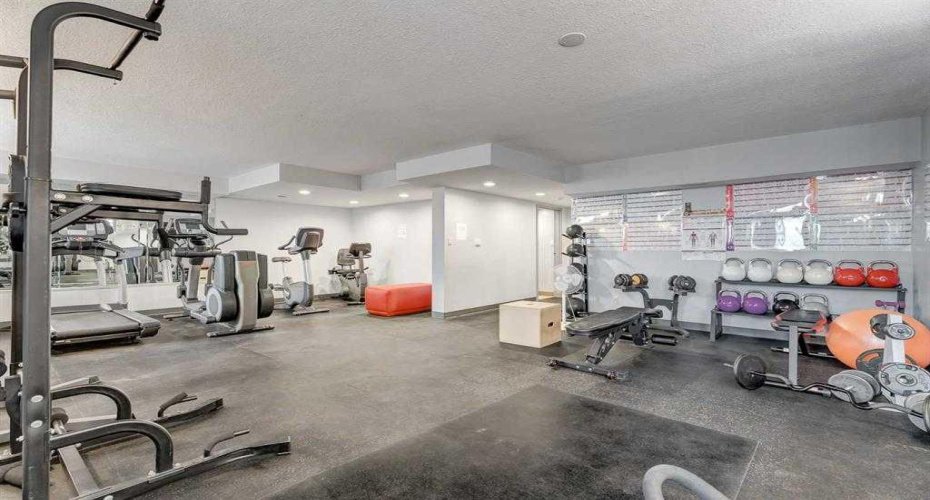 9800 Horton Road, Calgary, Alberta T2V5B5, 2 Bedrooms Bedrooms, ,1 BathroomBathrooms,Residential,For Sale,Horton,A2289066