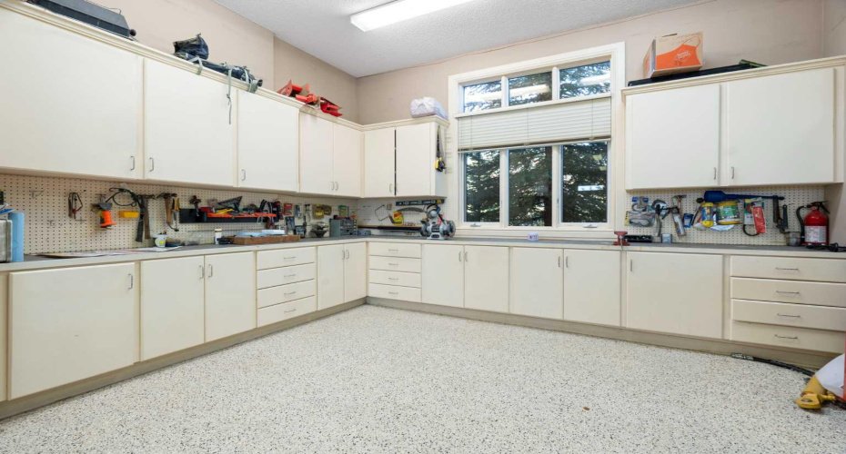 Attached garage Storage