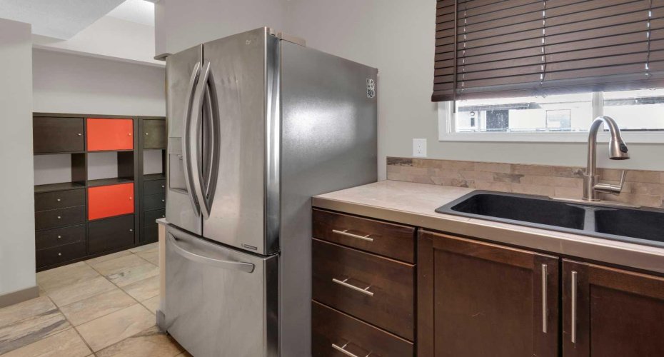2520 Palliser Drive, Calgary, Alberta T2V 4S9, 2 Bedrooms Bedrooms, ,1 BathroomBathrooms,Residential,For Sale,Palliser,A2305603