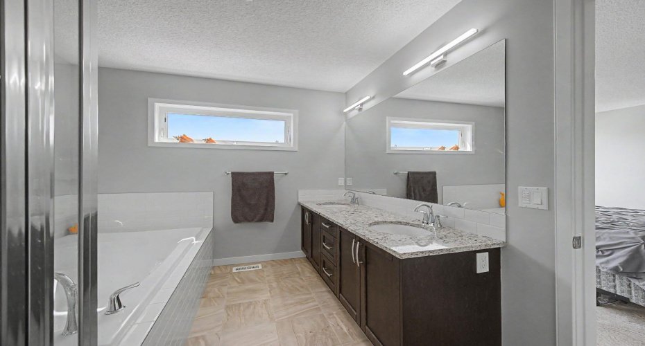 53 Fireside Crescent, Cochrane, Alberta T4C 2L4, 4 Bedrooms Bedrooms, ,4 BathroomsBathrooms,Residential,For Sale,Fireside,A2325148