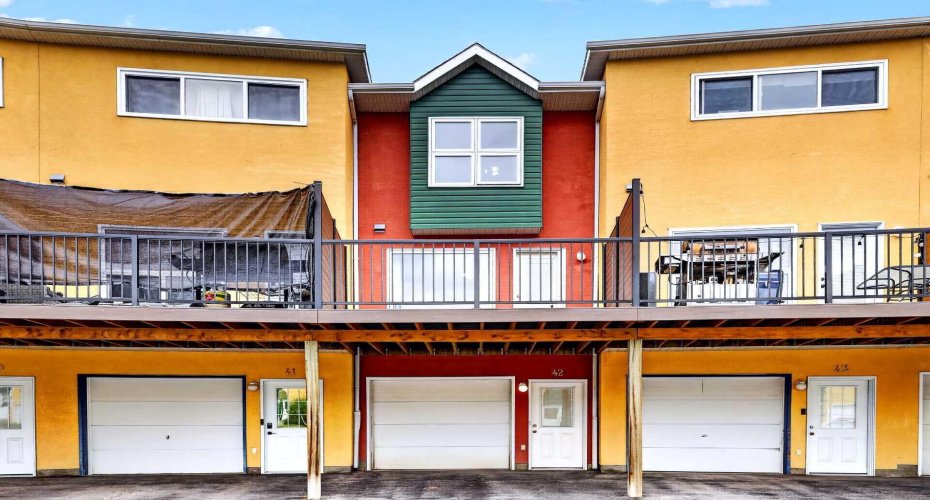Back of townhome